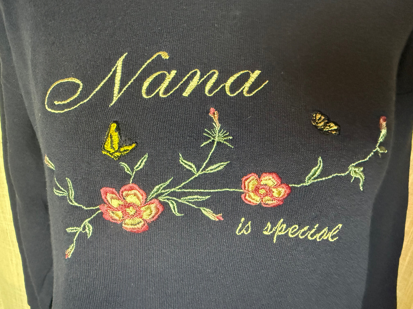 Nana is special collared crewneck M