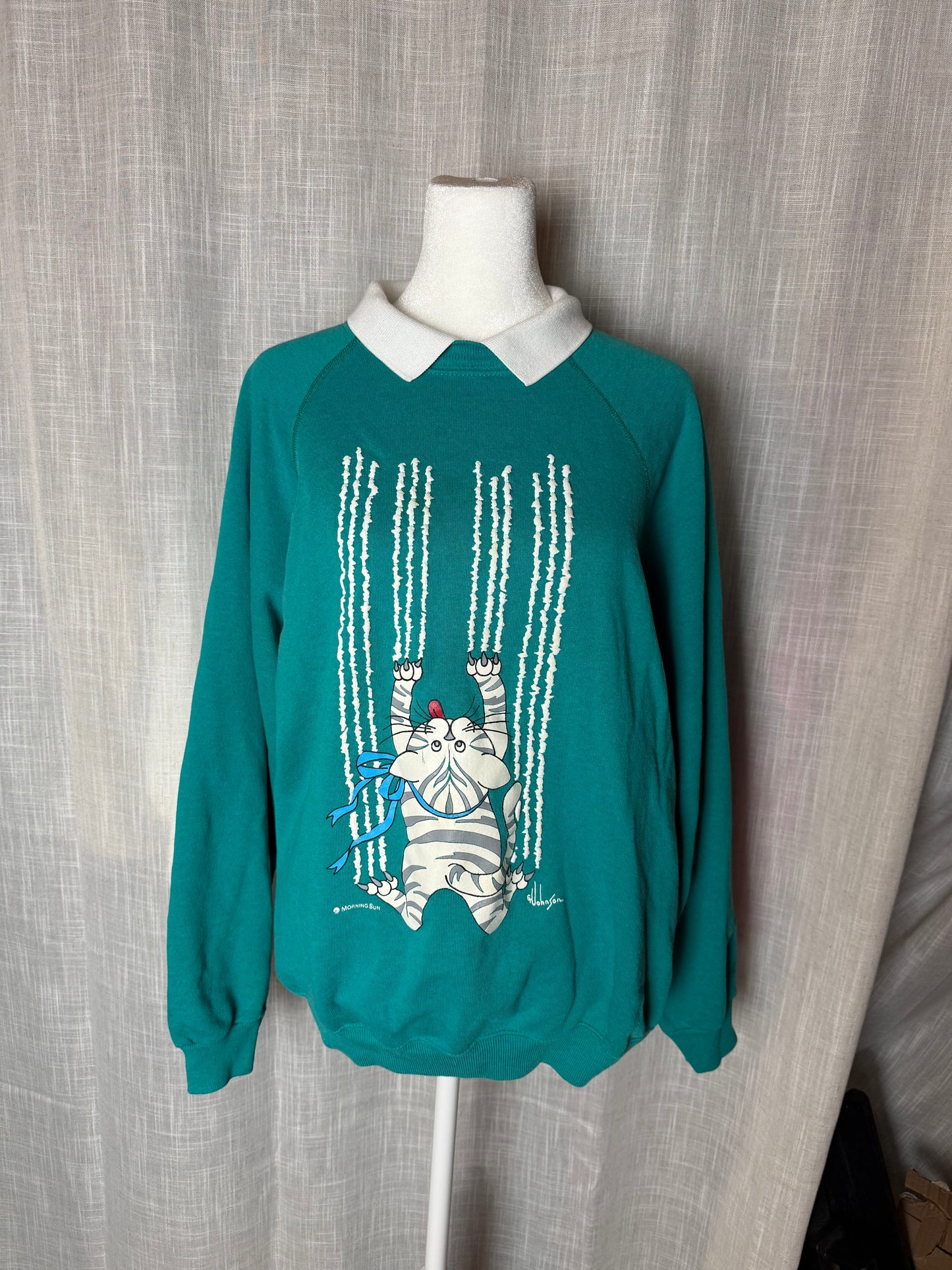 cat scratch collared sweater XL