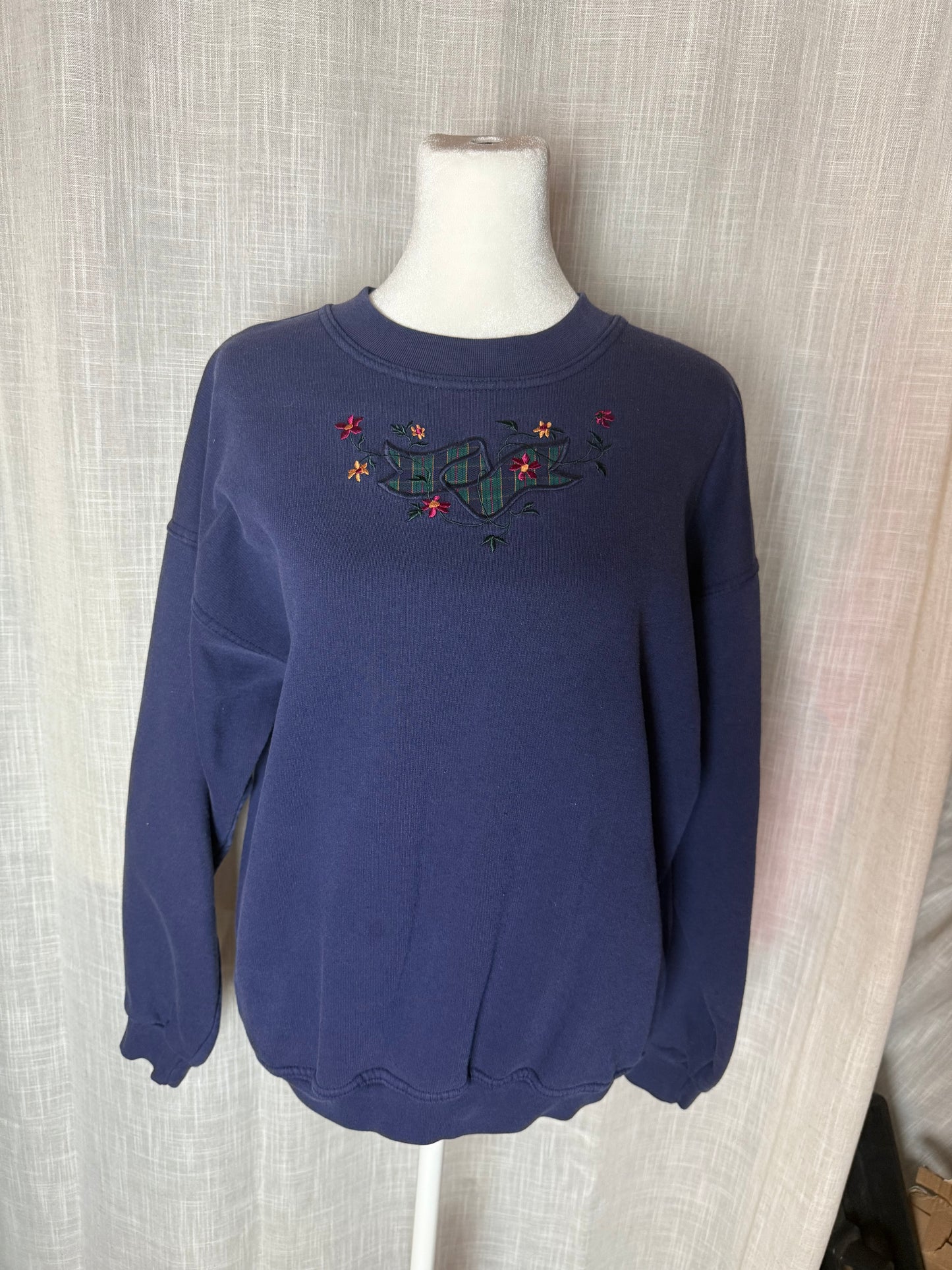 floral embroidered crewneck