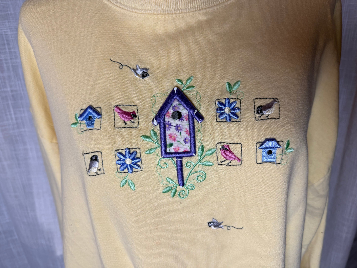 birdhouse crewneck sweater L yellow