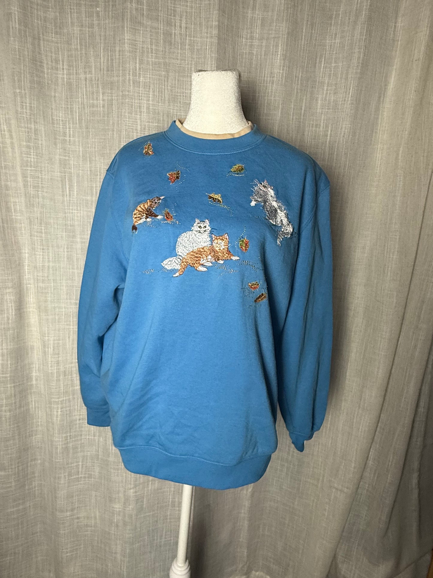 embroidered cat collared sweater crewneck links L