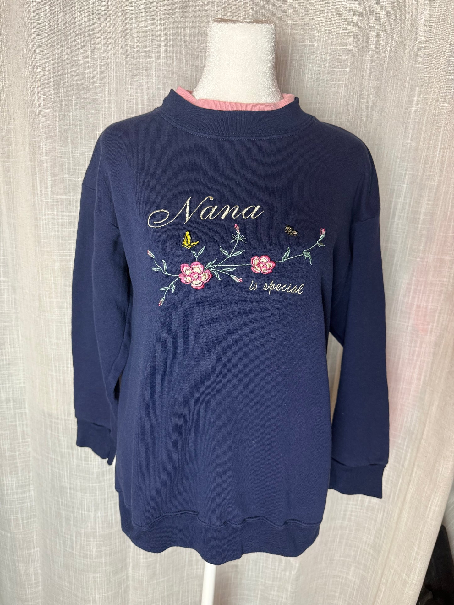 Nana is special collared crewneck M